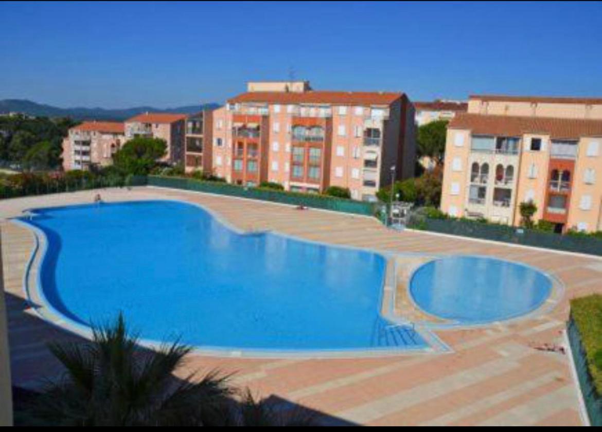 Studio Dans Residence, Piscine Lagon, Tennis Et Aire De Jeux Frejus Bagian luar foto